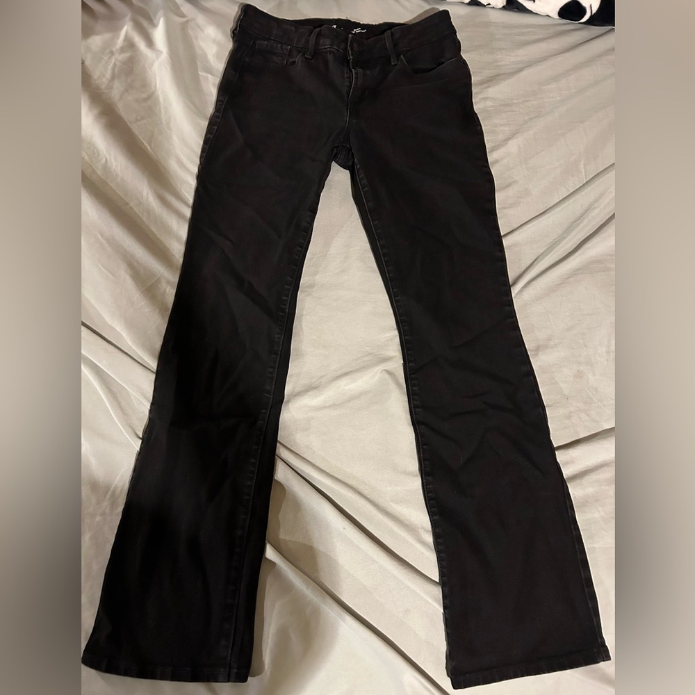 Old navy mid-rise kicker boot cut jeans size 6